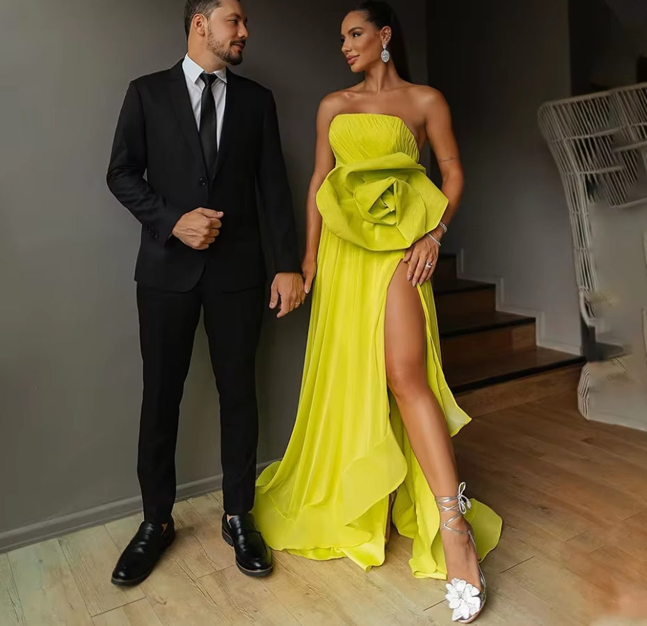 Elegant A-Line Prom Dresses Strapless Pleats Formal Evening Dresses for Women High Side Slit 3D Flowers Wedding Guest Gown