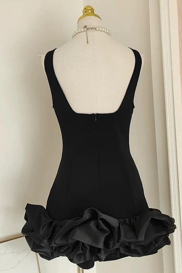 Sheath Scoop Neck Straps Backless Ruched Homecoming Dress