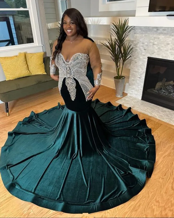 Hunter Green Velvet African Prom Dress for Women Big Size Crystal Applique Black Girl Birthday Gown فستان حفلات الزفاف