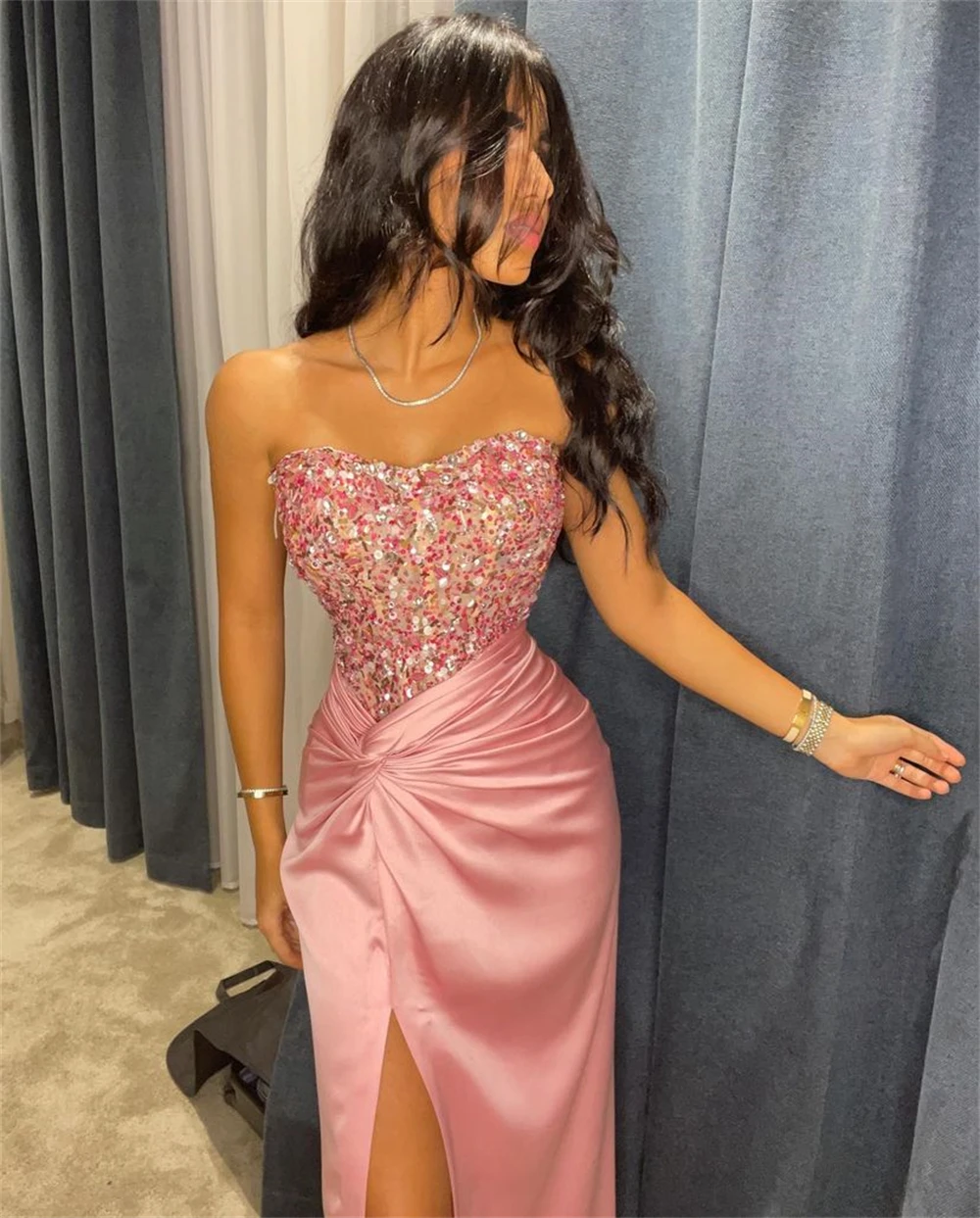 Modern Sequin Strapless Prom Dresses with Sleeveless Floor Length Mermaid Satin Formal Dress with Slit vestido de gala