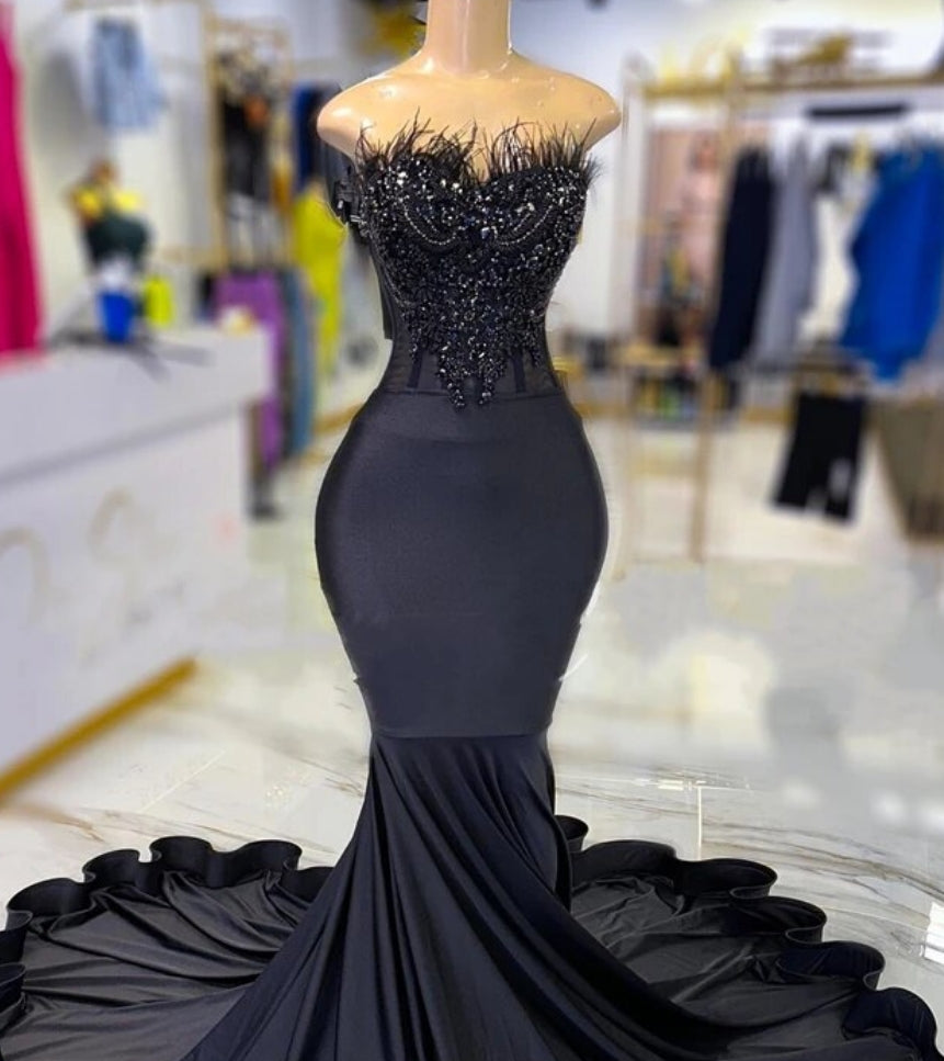 Elegant Strapless Long Prom Dress For Black Girls Beaded Crystal Birthday Party Dresses Feathers Evening Gowns Mermaid Lace