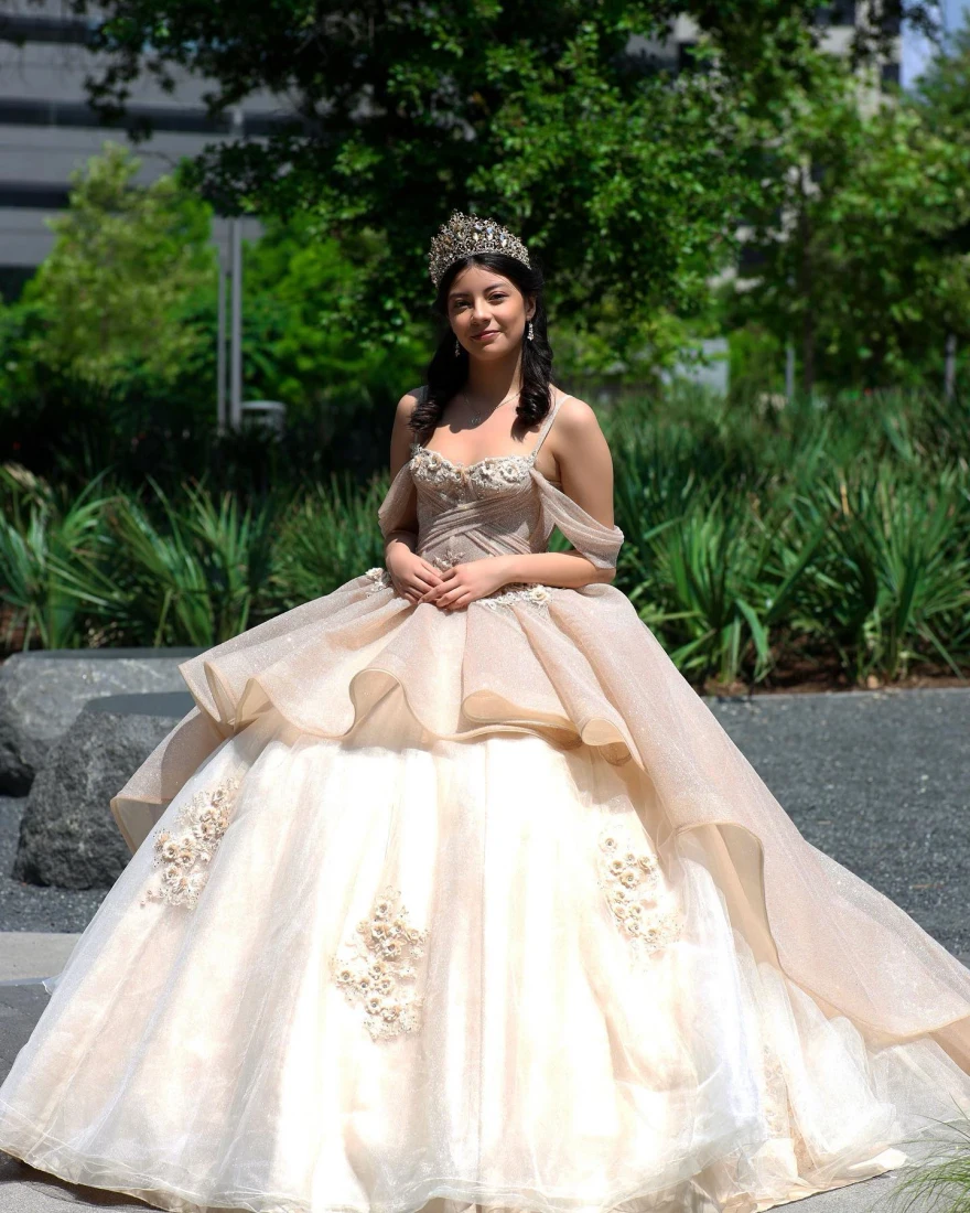 Sparkly Champagne Quinceanera Dress 2024 Ball Gown Spaghetti Appliques Beaded Mexican 16 Birthday Princess Gown