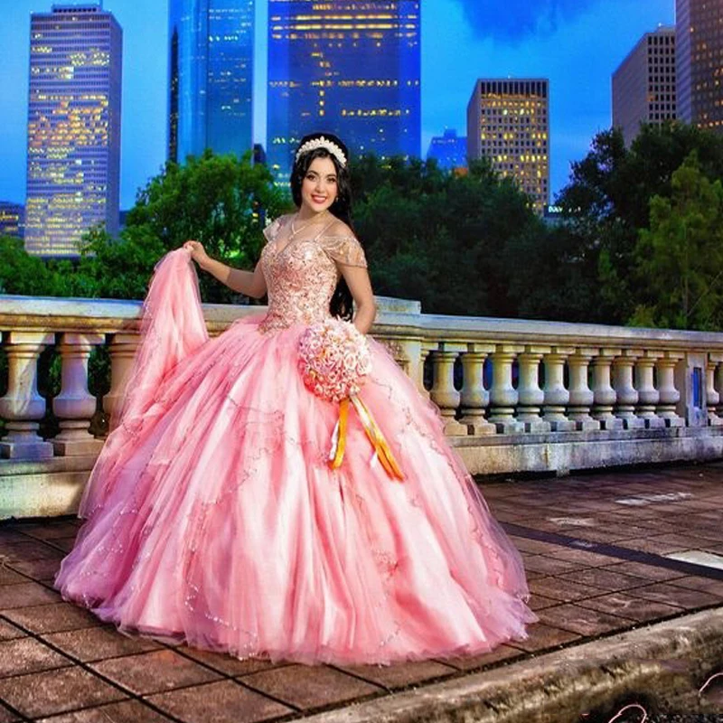 Shiny Pink Ball Gown Quinceanera Dresses Appliques Beaded Vestido De 15 Anos Sweet 16 Princess Birthday Dress