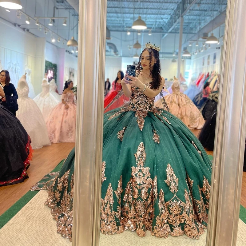 Emerald Green Quinceanera Dresses For 16 Girl V-Neck Off the Shoulder Gold Appliques Beads With Cape Princess Ball Gowns Birthda