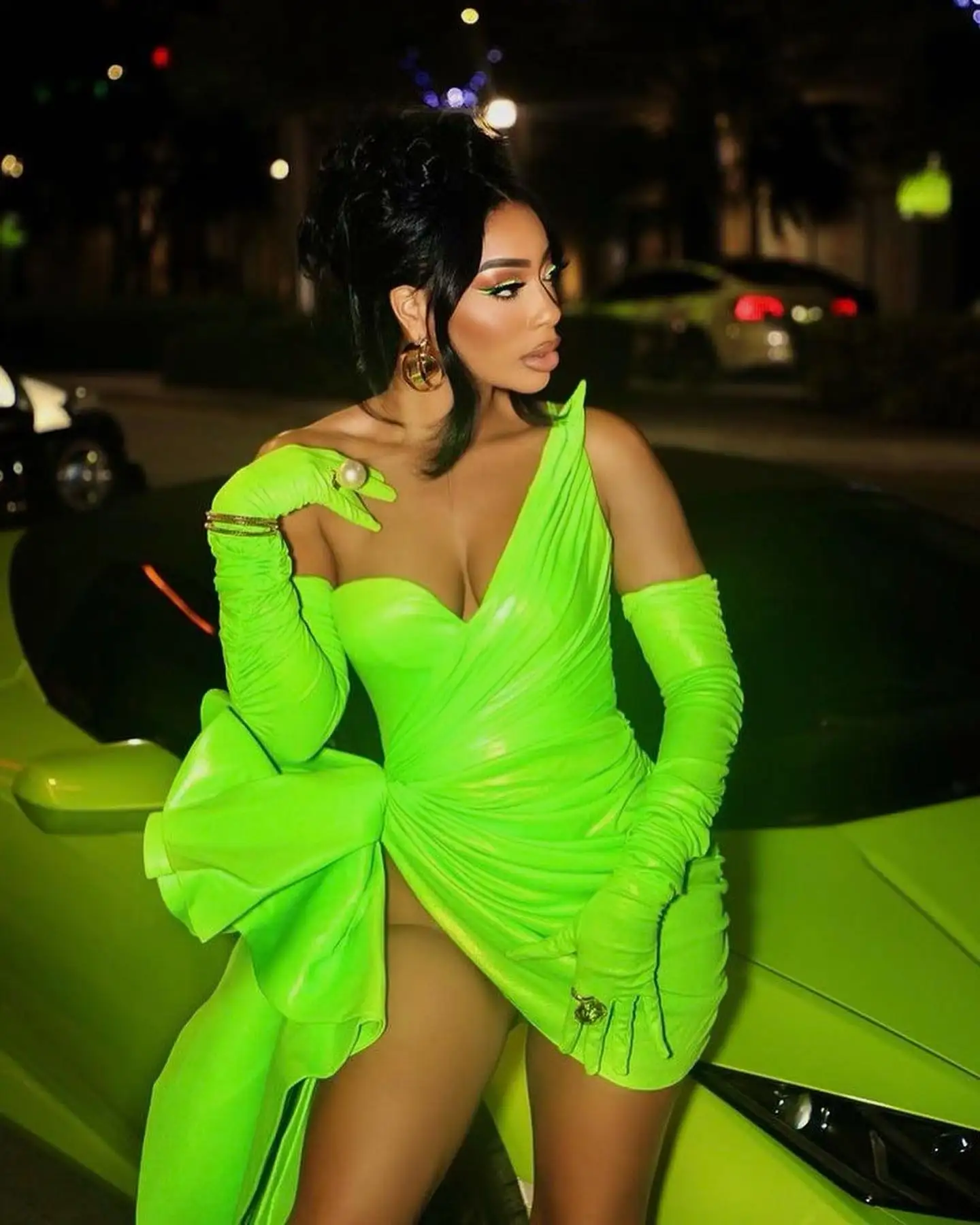 Glossy Green Leather Short Prom Dresses without Gloves Sexy Mini Length Ruffled Leather Formal Party Dress Event Gown Custom