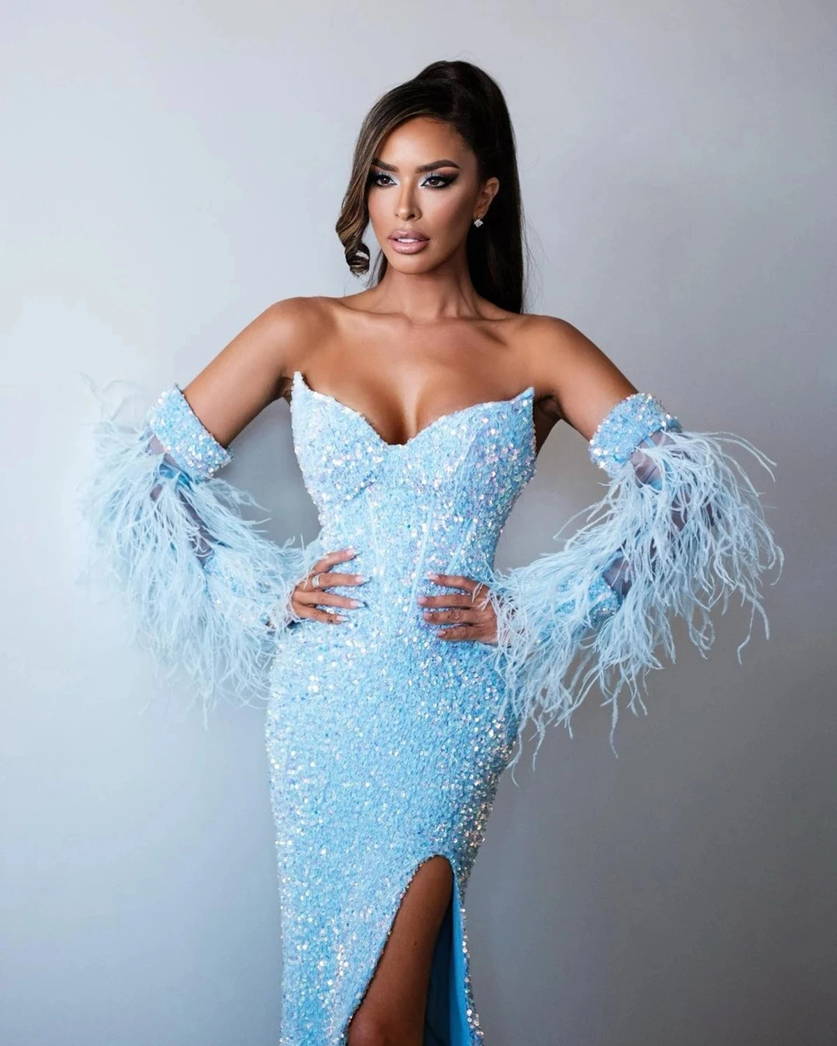 Sparkly Sky Blue Sequined Prom Dresses with Detachable Sleeve Feathers Strapless Slit Formal Occasion Dress