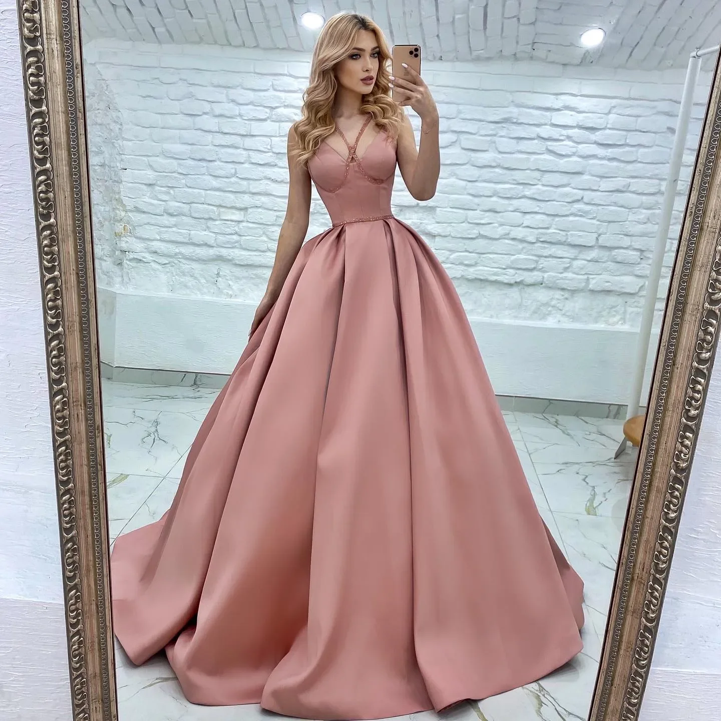 Elegant Princess A Line Luxury Evening Dress Sexy strapless, backless and floor length Graduation Formal PROM Party dress