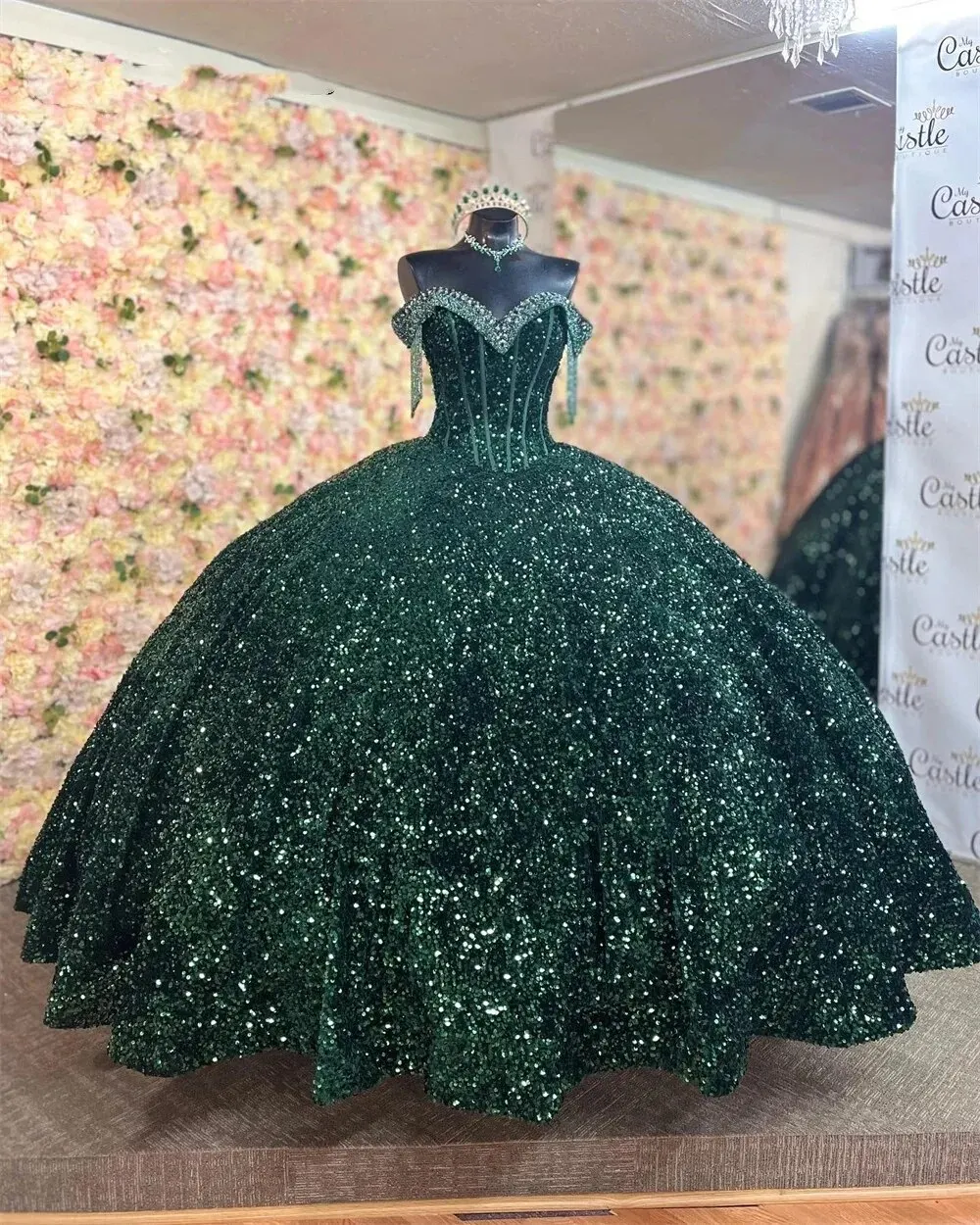 Sparkly Emerald Green Ball Gowns Quinceanera Dresses Formal Off-Shoulder Appliques Sweet 15 Prom Party Dress