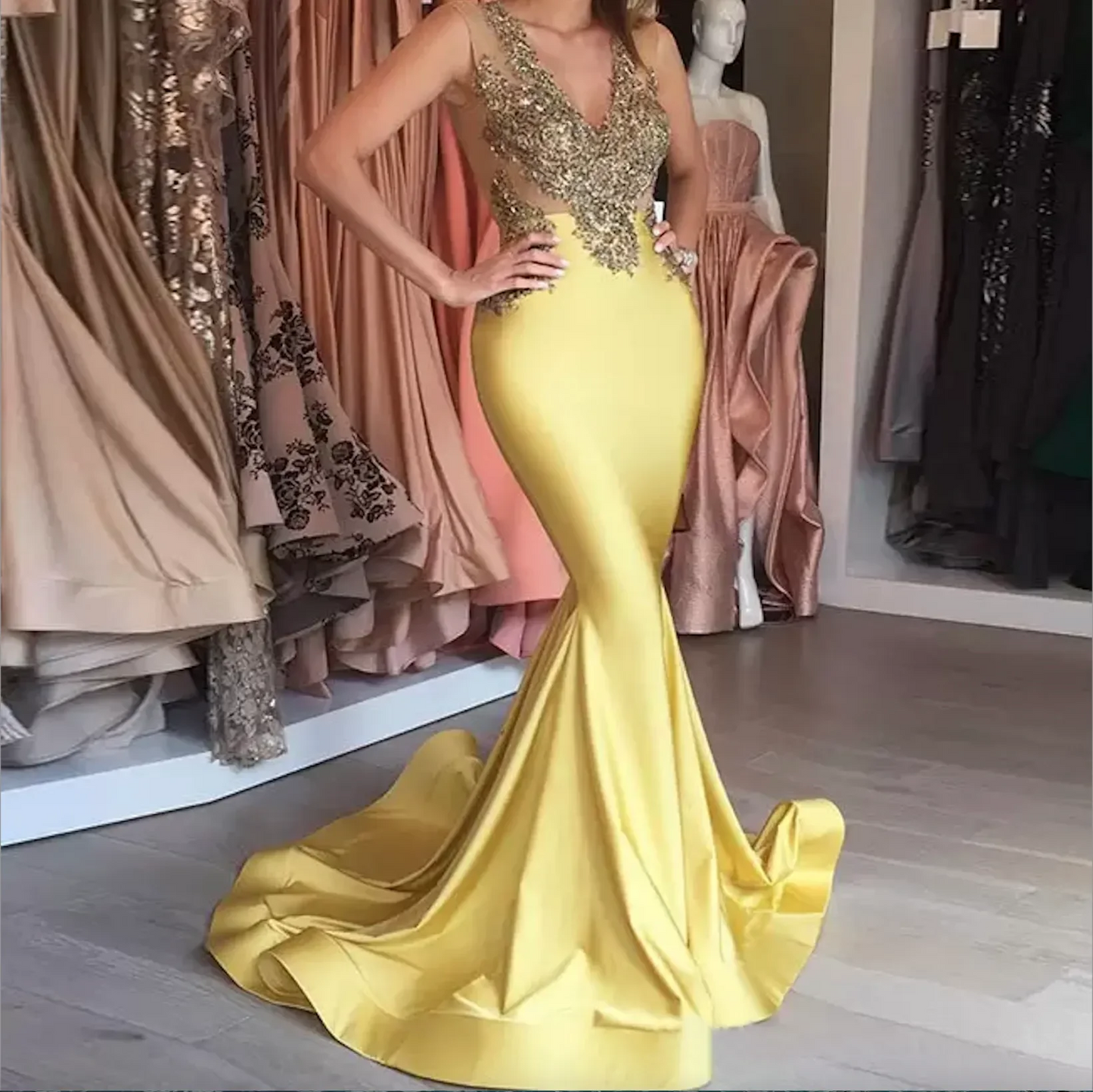 Fashion Lemon Yellow Evening Dresses Deep V-neck Golden Sequins Sleeveless Sexy Prom Stunning Sweep Trian Mermaid Party robe