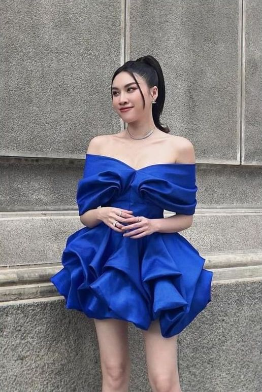 Unique Blue Off the Shoulder Homecoming Dresses