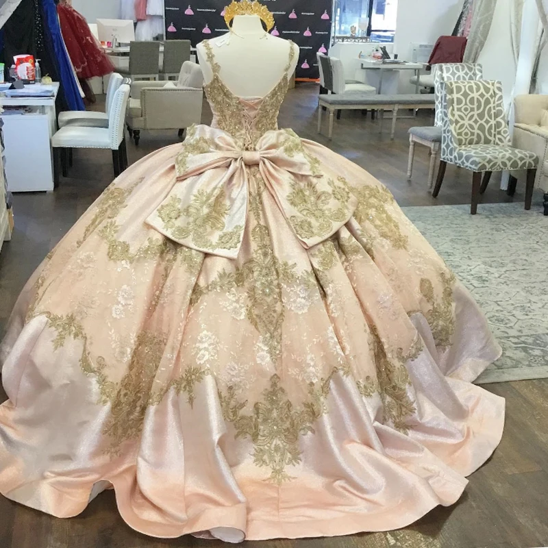 Luxury Rose Gold Quinceanera Dresses 2024 Lace Appliqued Lace Crystal Ball Gown Vestidos 15 De Quinceañera 16 Sweet