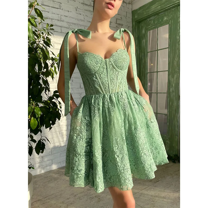 Elegant Green Short Homecoming Dresses 2024 Spaghetti Straps Lace Appliques Mini Cocktail Homecoming Dress Zipper Back