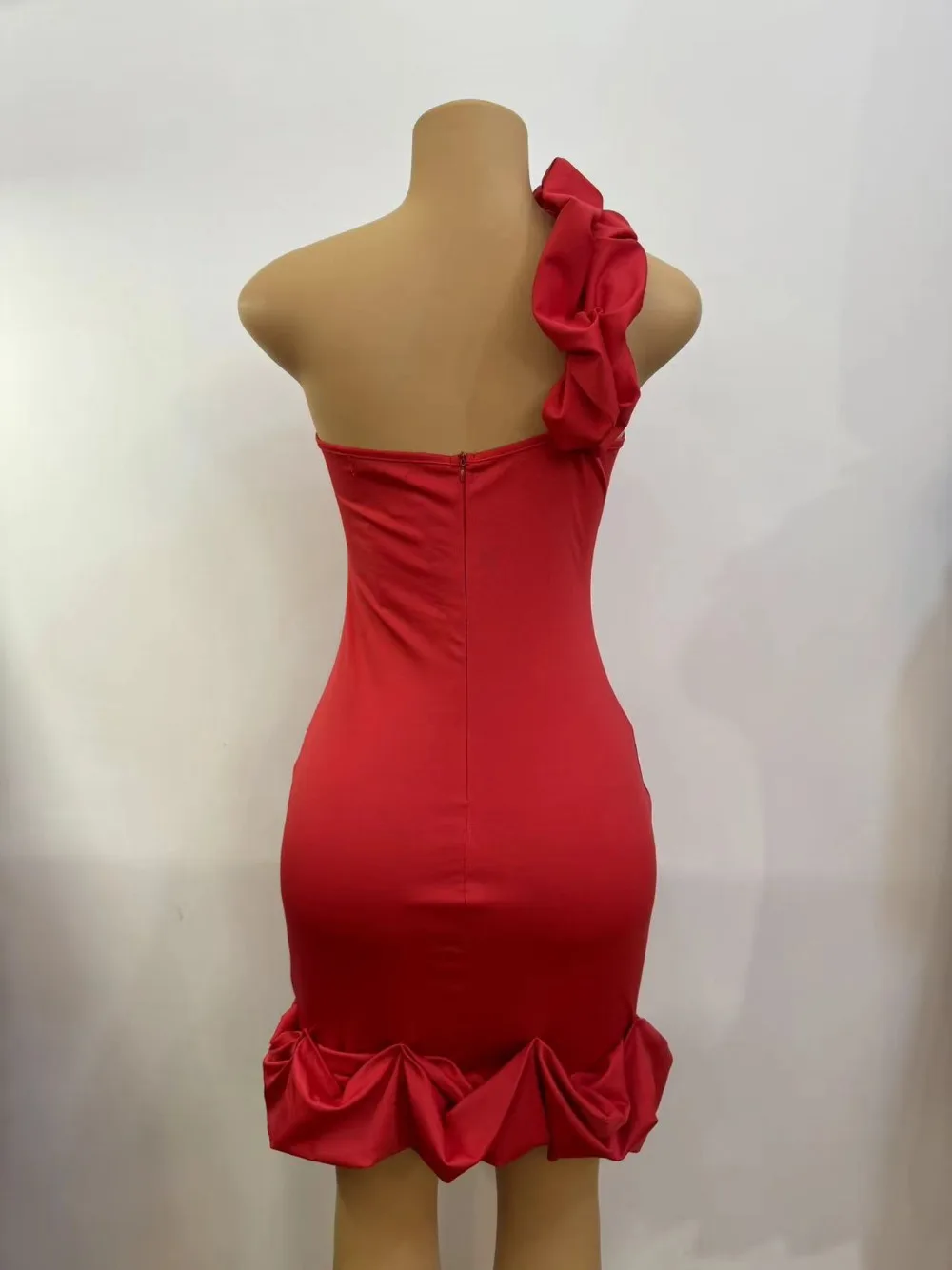 Red Fashion Ruffle Design One Shoulder Bodycon Mini Dress Women Sleevleess Backless Ruched Party Club Vestidos Sexy Clothing