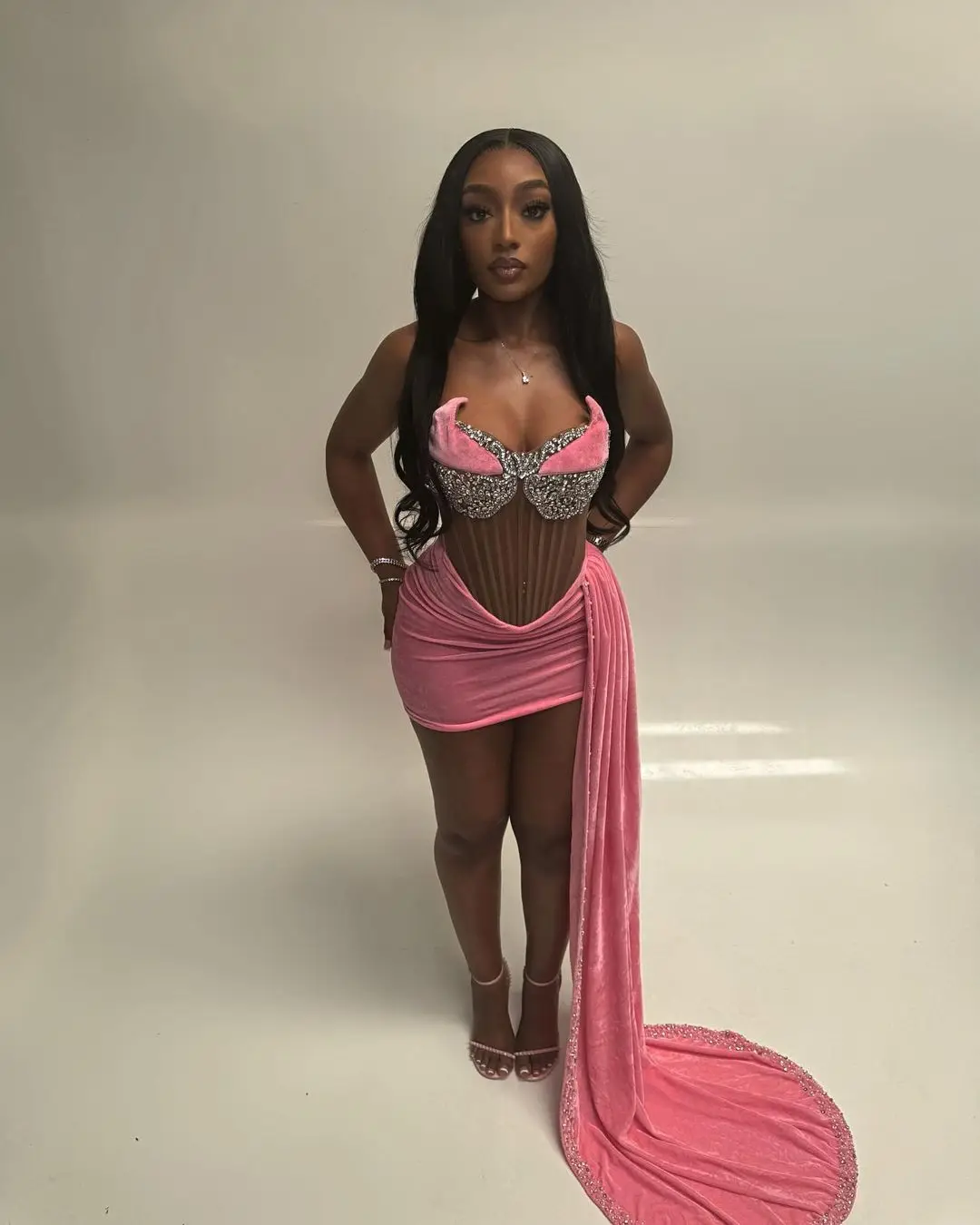 New Arrival Black Girls Velvet Mini Prom Dresses Pink Corset Heavy Beading Short Cocktail Party Dress African Girl Birthday Gown