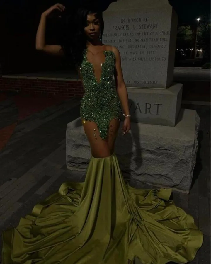 Green Luxury Evening Ceremony Formal Dresses for Black Girl Long Sparkly Diamond Crystal Prom Birthday Gala Dress