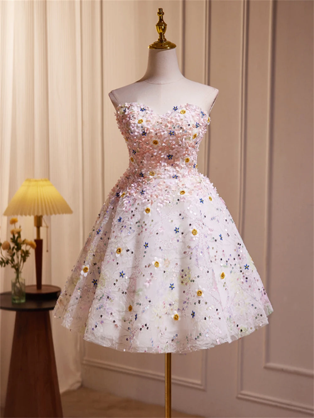 Sweetheart 3D Floral Appliques Homecoming Dress for Teens Sparkly Corset Sleeveless Forman Evening Party A-line Short Prom Gowns