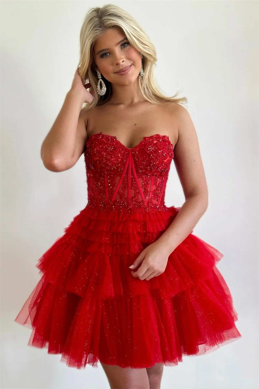 Sweetheart Tiered Ruffles Sequins Homecoming Dresses Lace Appliques Sleeveless Graduation Dress A-line Short Formal Prom Gowns