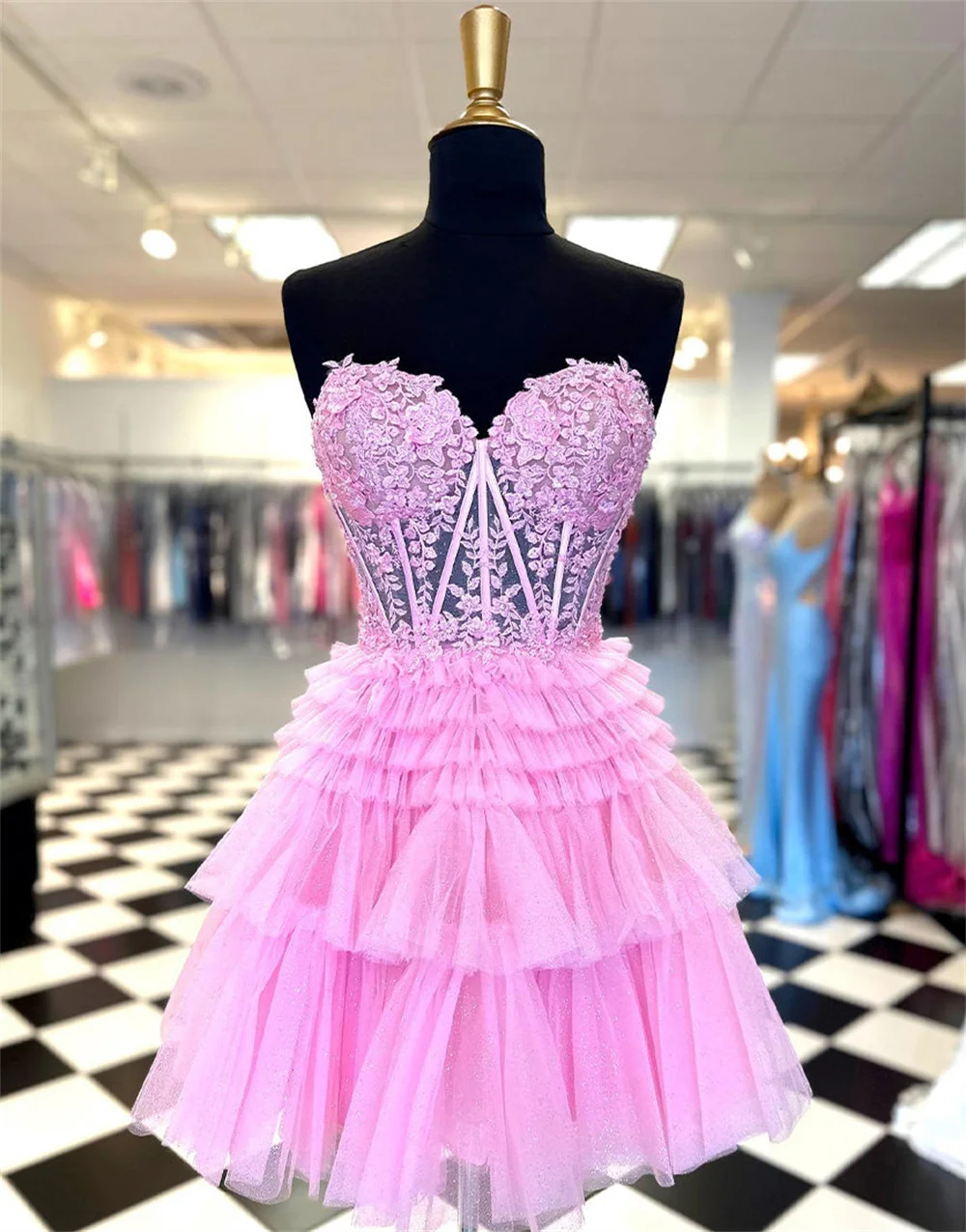 Sweetheart Tiered Ruffles Sequins Homecoming Dresses Lace Appliques Sleeveless Graduation Dress A-line Short Formal Prom Gowns