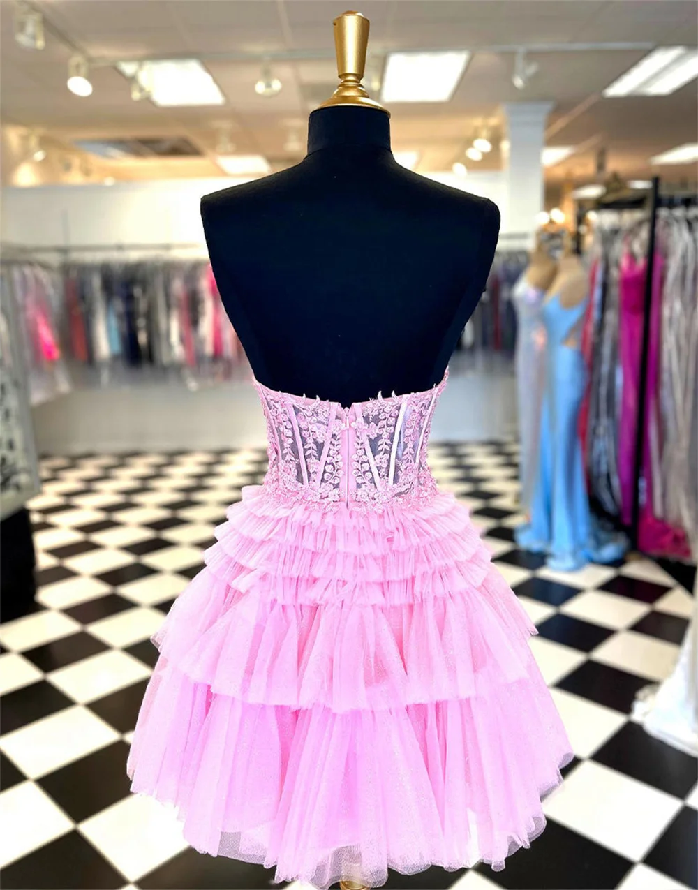 Sweetheart Tiered Ruffles Sequins Homecoming Dresses Lace Appliques Sleeveless Graduation Dress A-line Short Formal Prom Gowns