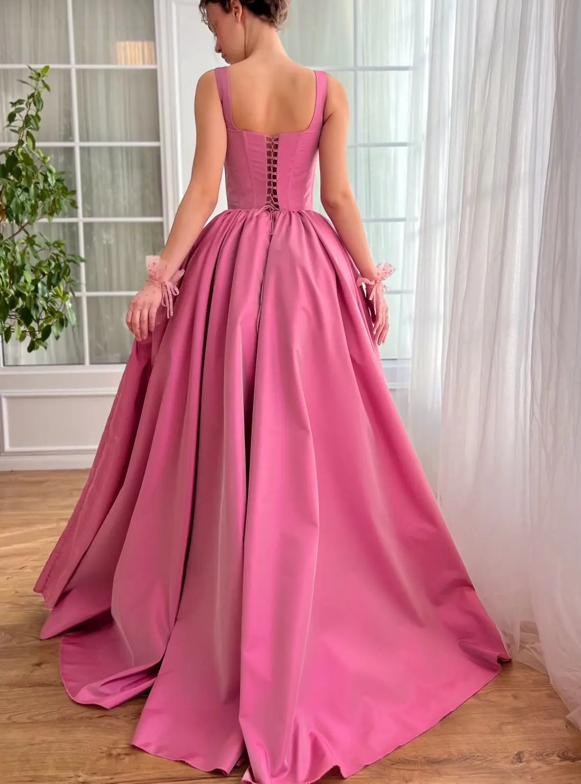 Elegant Square Collar Evening Dresses Taffeta Spaghetti Straps Basque Waist A-line Formal Party Gown Pleat Backless Dating Dress