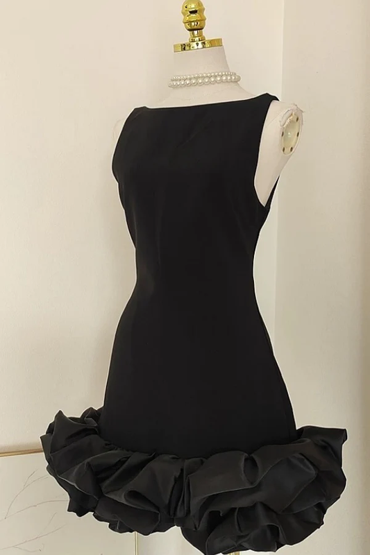 Sheath Scoop Neck Straps Backless Ruched Homecoming Dress