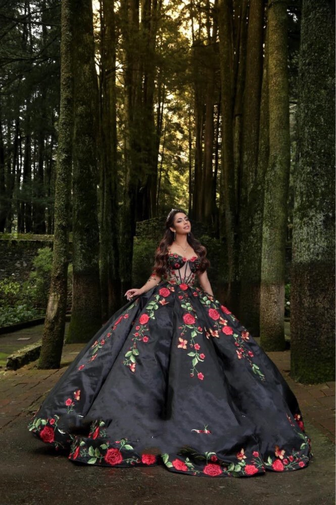 Vintage Black 3D Floral Charro Quinceanera Dresses For Garden Cap Sleeves Sweet 16 Ball Gown vestidos de 15 Mexican Girls