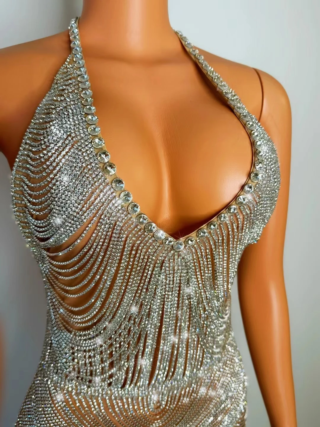 Sparkly Rhinestones Chains V Neck BacklessShort Dress Sexy Birthday Party Celebriate Costume Nightclub Outfit Show Stage Wear