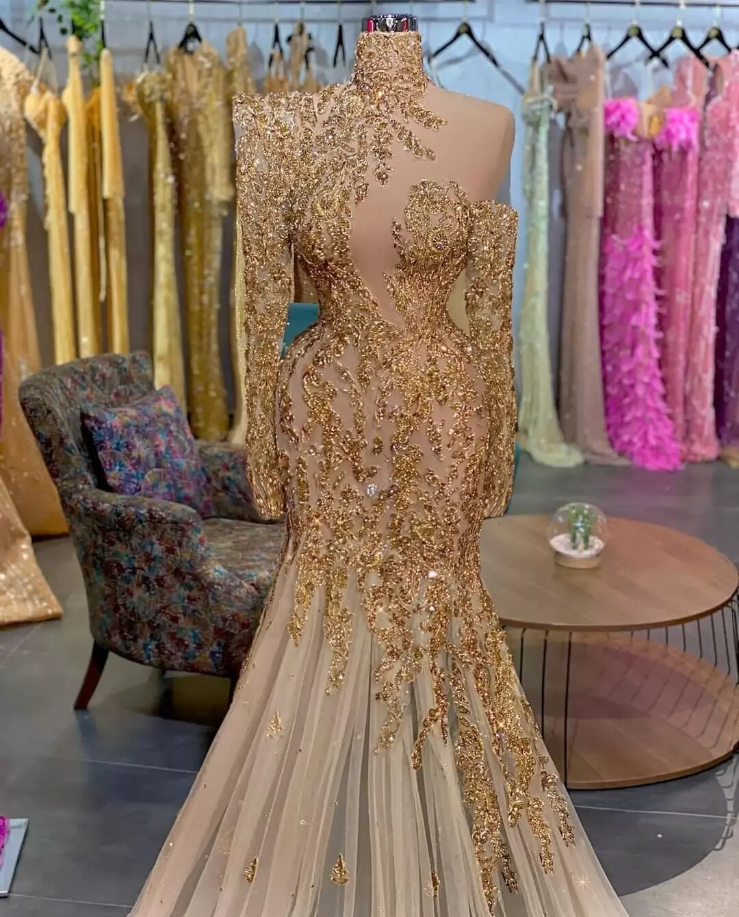 Mermaid Gold Lace Evening Dresses Sheer Long Sleeeves Plus Size Formal Prom Occasion Gowns