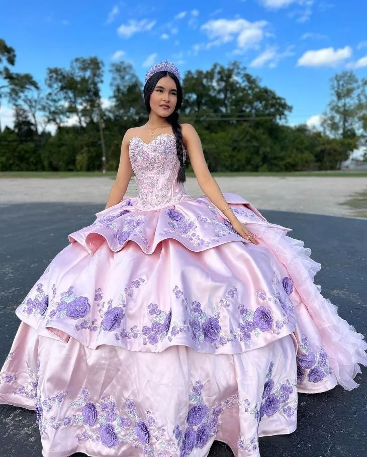 Purple Pink Charro Mmexican Quinceanera Dresses Floral Embroidery Ruffles vestidos de fiesta de 15 quinceañera Prom Dress Bow