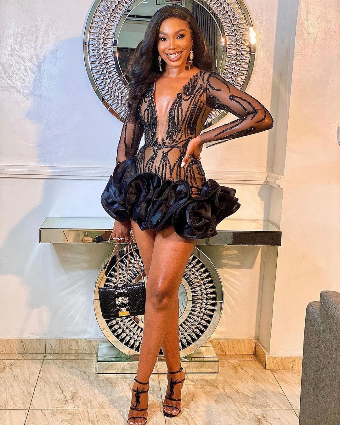 Sexy Black Short Cocktail Dresses Long Sleeves Beaded Custom Made Aso Ebi Ruffles Glitter Short Prom Dress Mini Length