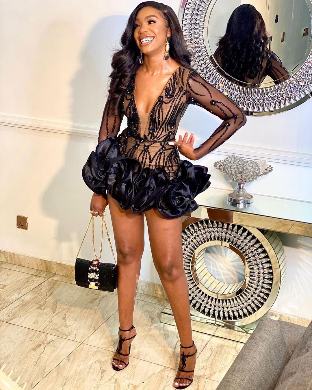 Sexy Black Short Cocktail Dresses Long Sleeves Beaded Custom Made Aso Ebi Ruffles Glitter Short Prom Dress Mini Length