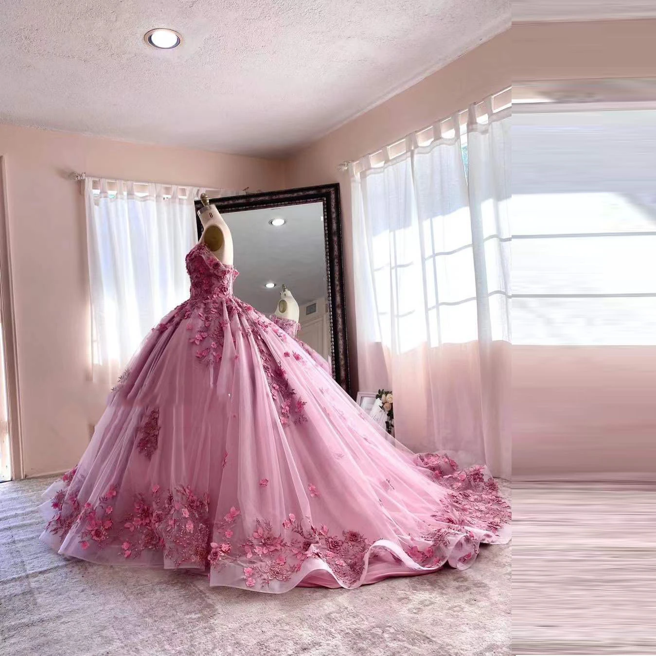 New Pink Quinceanera Dresses 3D Appliques Beading Sequin Sweetheart Handmade Flower Ball Gowns Vestidos De 15 Años